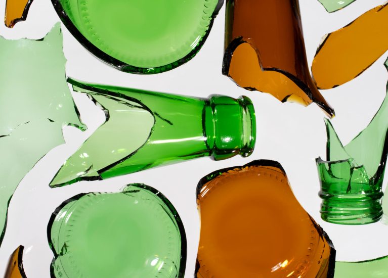 top-view-broken-glass-bottle-freepik